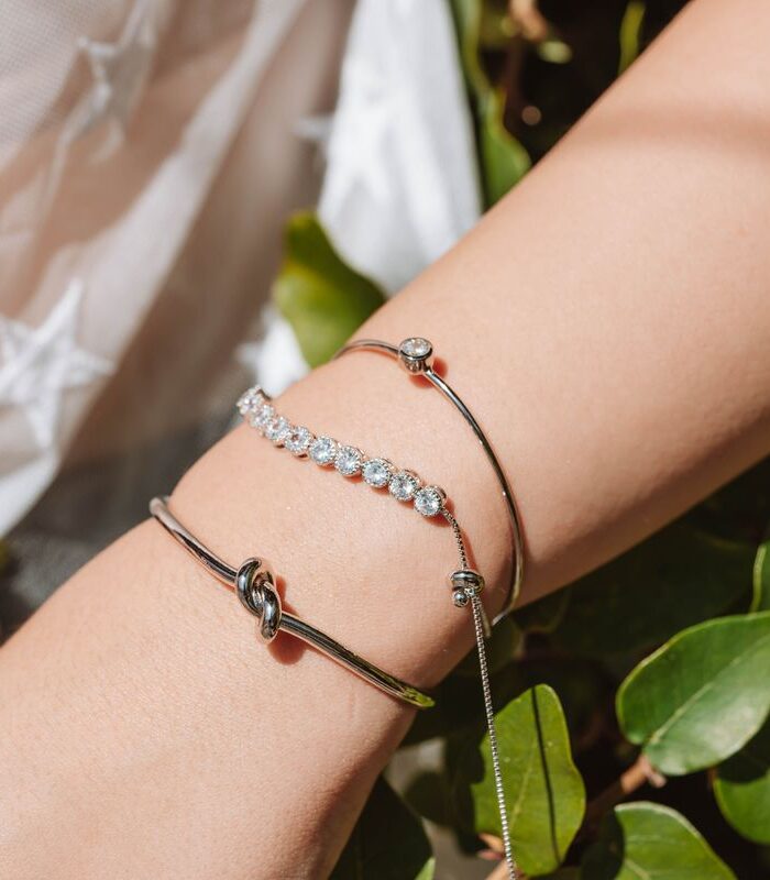 Diamanset Love Knot Bangle bracelet